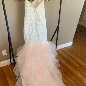 Wedding gown